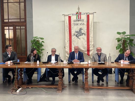 Foto direttori Meyer, Careggi, Uls Toscana centro con il presidente della Toscana Eugenio Giani e l’assessore al diritto alla salute Simone Bezzini