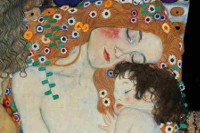 Dipinto di Klimt che ritrae un bambino in braccio alla sua mamma